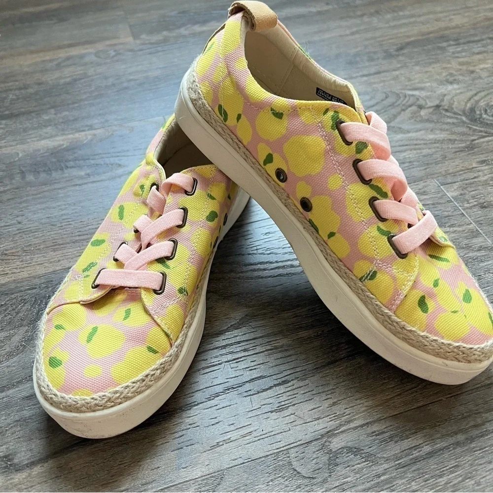 Spenco Women’s Pink and Yellow Lemon Malibu Lace Orthotic Sneakers 7.5